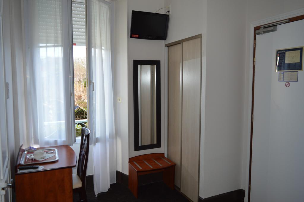 אולורן-סנט-מארי Hotel De La Paix מראה חיצוני תמונה