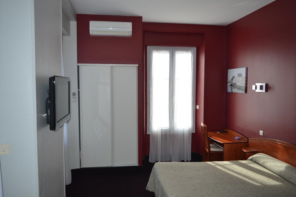 אולורן-סנט-מארי Hotel De La Paix מראה חיצוני תמונה